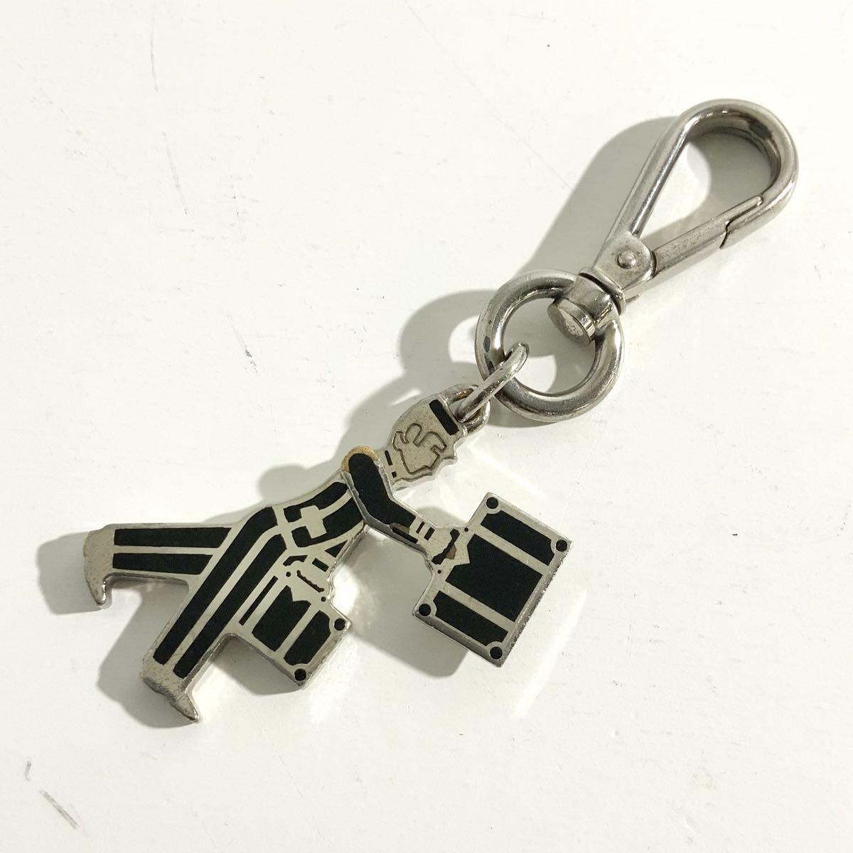 PRADA プラダ キーホルダー ドアマン シルバーxブラック キーリング バッグチャーム ファッション小物 ヴィンテージ メンズ 中古品拍卖