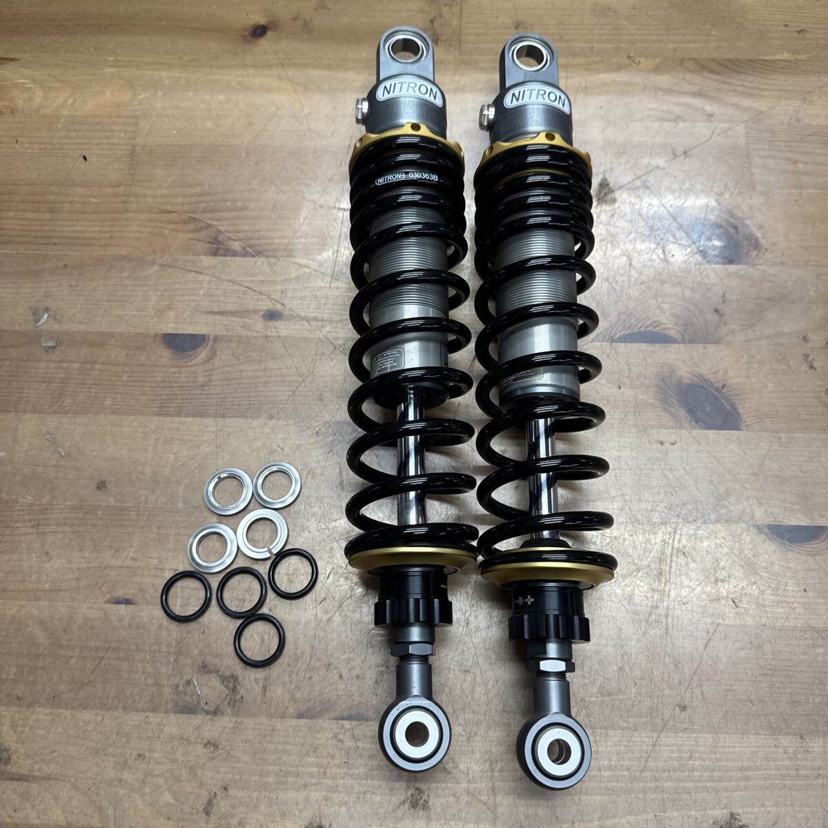 # Triumph スピードツイン SMTDAD85H4NBA86〜 外し NITRON リアサスペンション拍卖