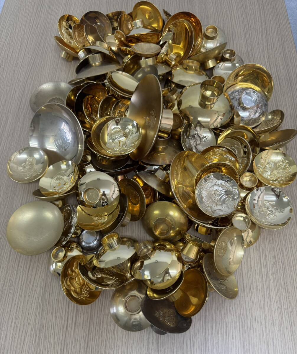 大量メッキ金杯・置物】約10kgまとめ 24KGP 24金メッキ ゴールドメッキ 金色 ゴールドカラー 金杯 金盃 記念品 贈答品 まとめ売り拍卖