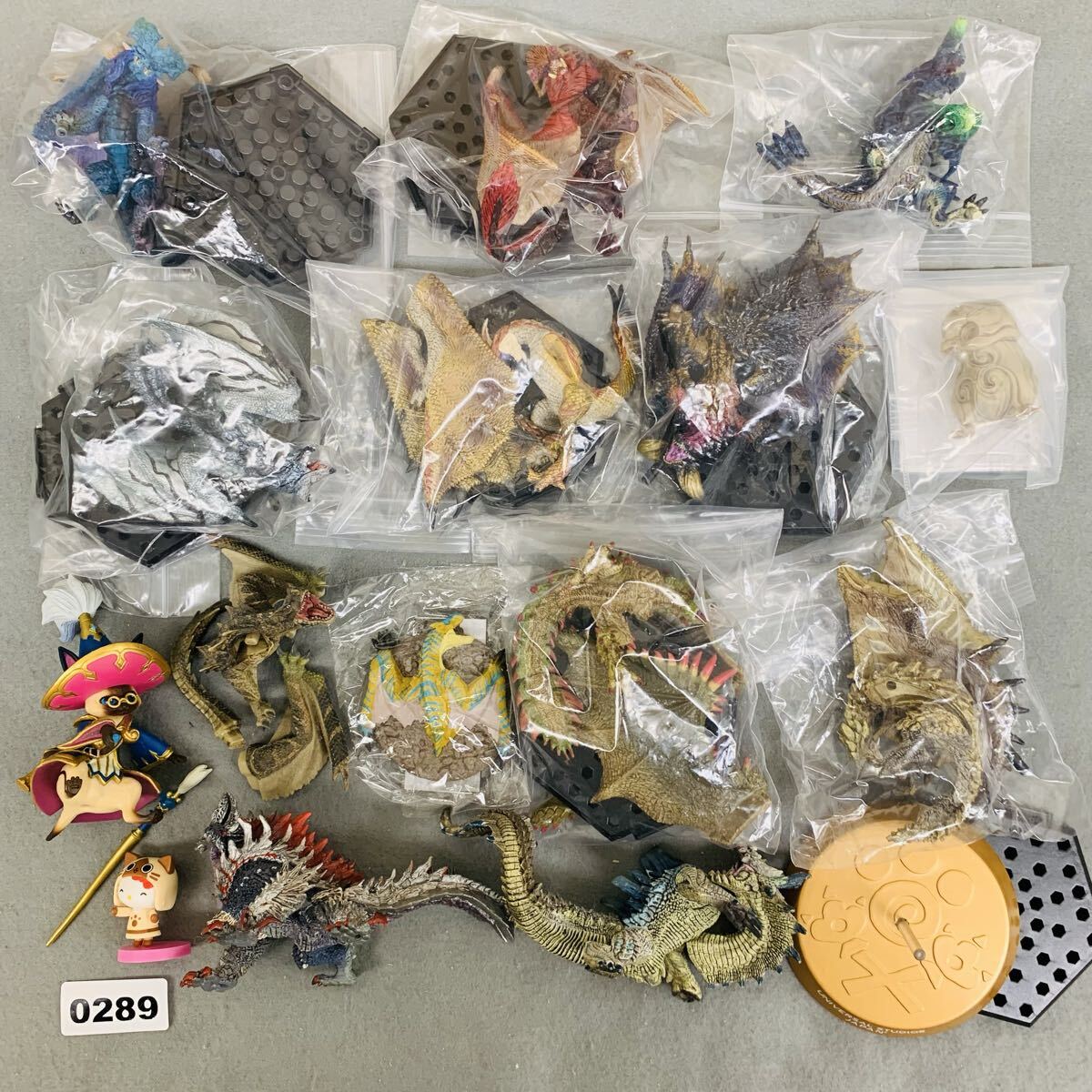 N0289 モンスターハンター モンハン フィギュア カプコン セルレギオス ラギアクルス テオ・テスカトル ネルギガンテ USJ限定 アイルー 拍卖