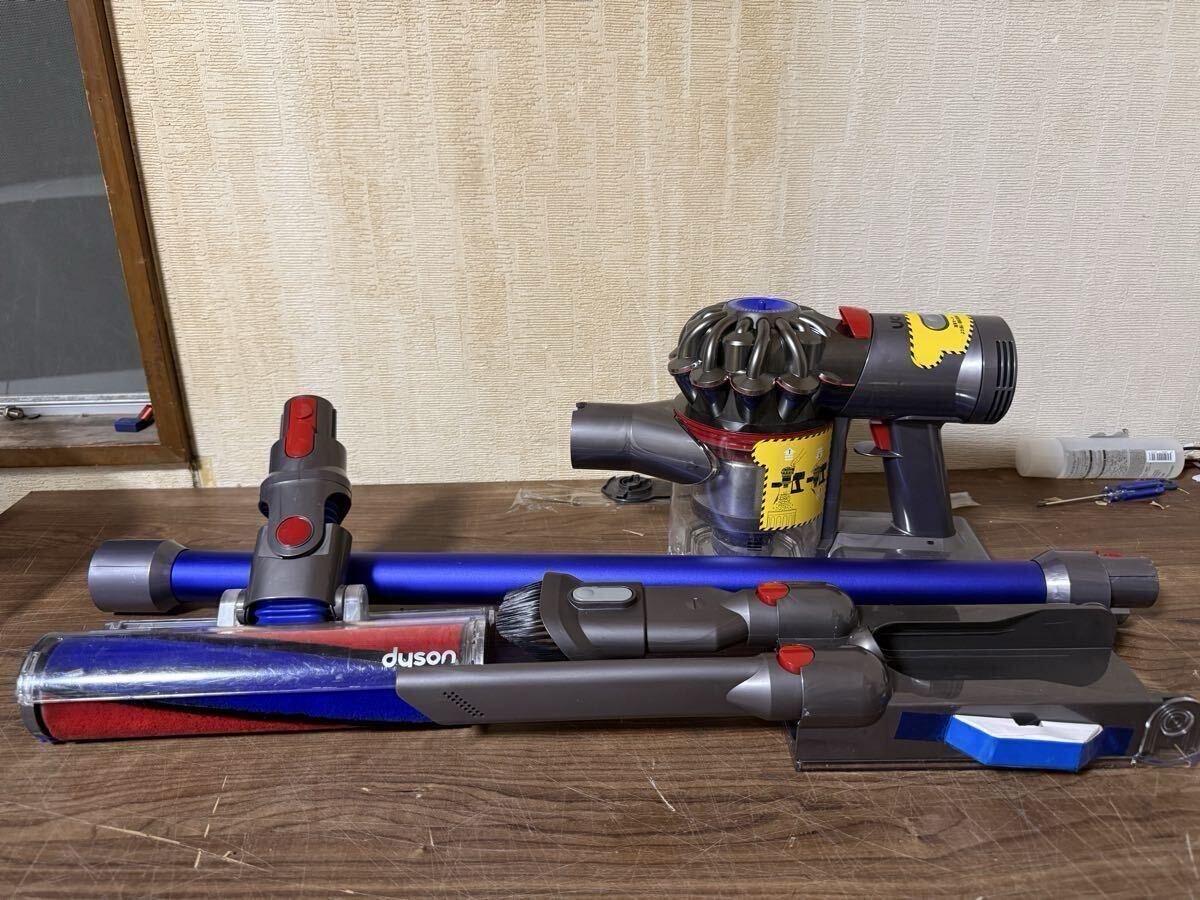 展示品★新品同様★dyson★ダイソン★コードレスクリーナー★SV11★V7★掃除機★付属品多数★充電器付属★ハンディクリーナー★サイクロン拍卖