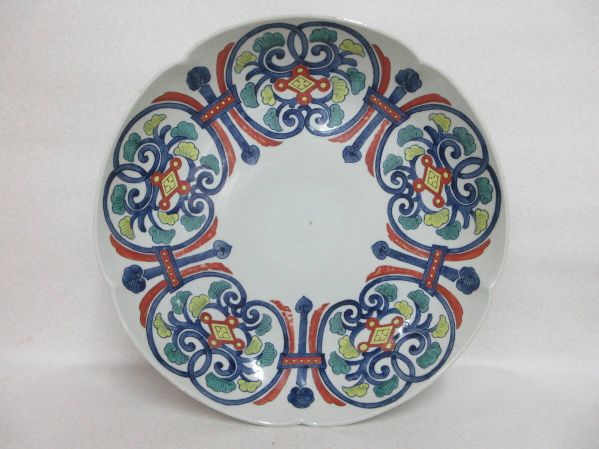 T5171 鍋島 色鍋島 唐花文梅形大皿 所載同図 1尺5寸皿 直径45.6cm 4.1kg拍卖