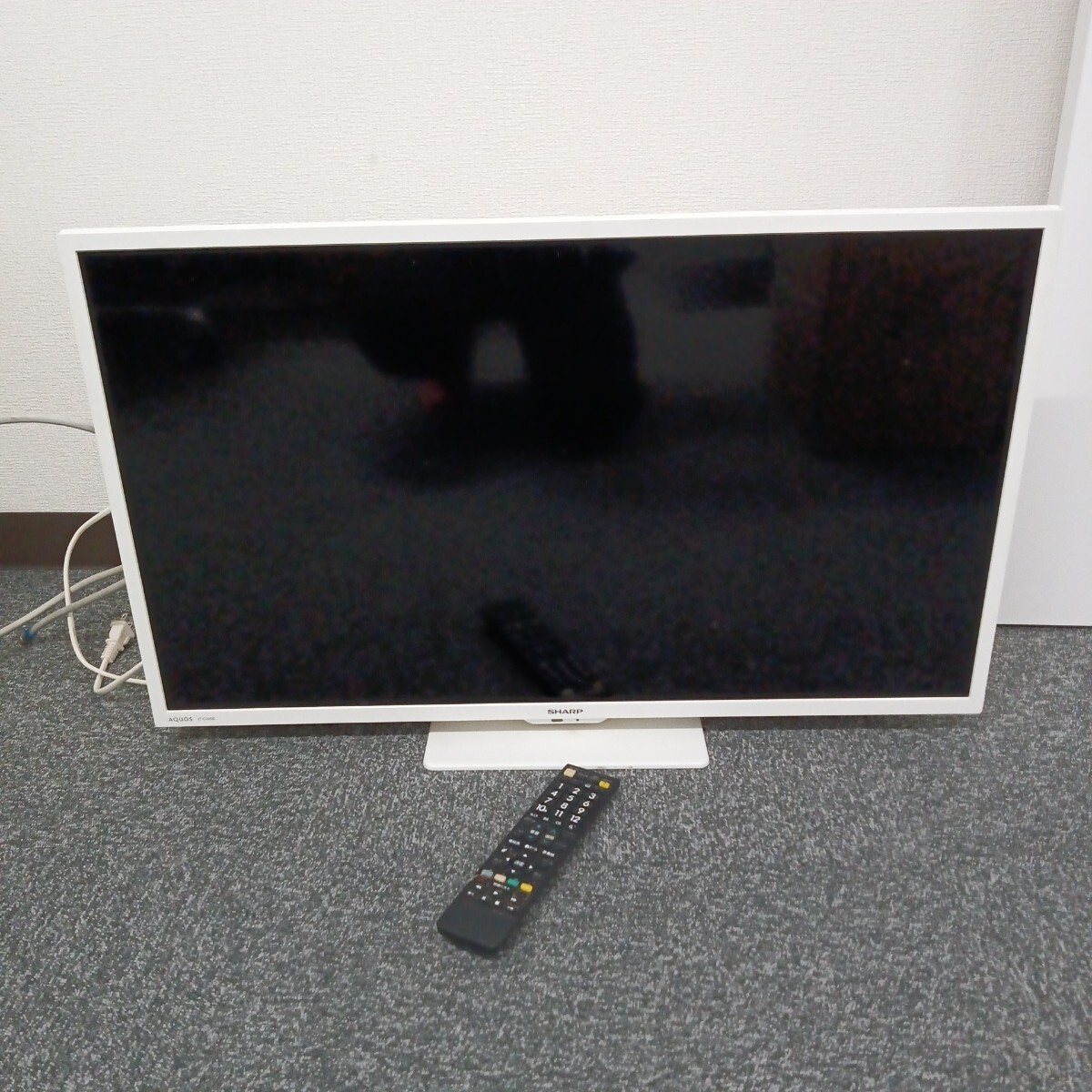 C SHARP シャープ 液晶テレビ ホワイト 32V型 2T-C32DE 7337660 2022年製 通電確認済 神奈川県直接引取可能拍卖