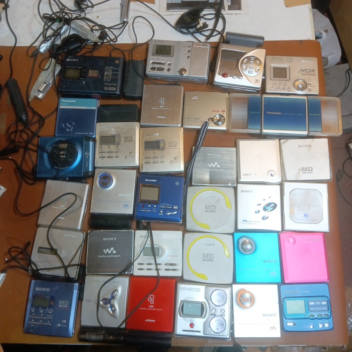 SONY SHARP Panasonic KENWOOD Victor ポータブル MD プレーヤー WALKMAN ウォークマン 合計32個 大量 まとめ売り ジャンク拍卖