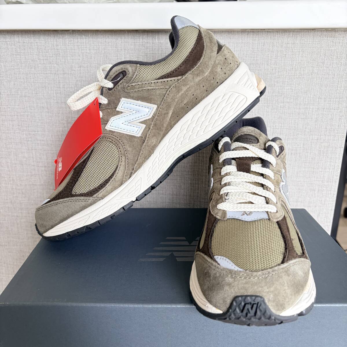【27.5cm】ニューバランス New Balance M2002RHN メンズ スニーカー US9.5 オリーブ カーキ拍卖