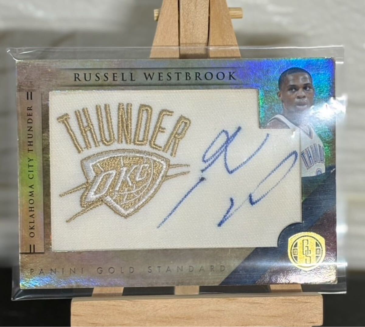 【超激レア】2011 Panini Gold Standard Russell Westbrook 直筆サイン入り ビッグパッチカード Card No.42 NBA サンダー拍卖