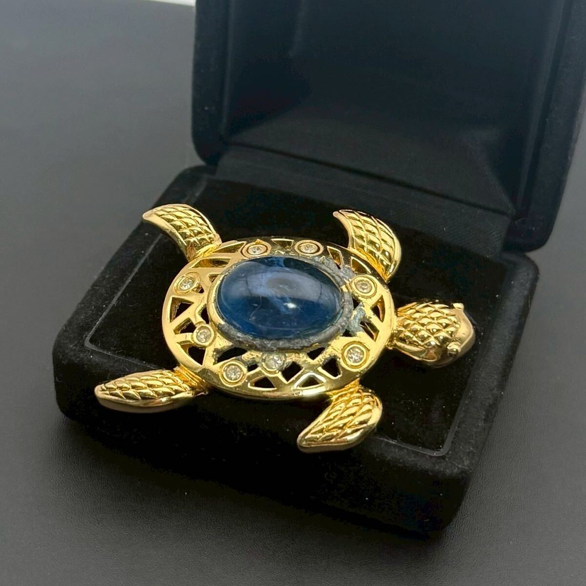 【超希少・大ぶり】Christian Dior クリスチャンディオール ブローチ 亀 タートル モチーフ ゴールド カラーストーン ラインストーン 拍卖