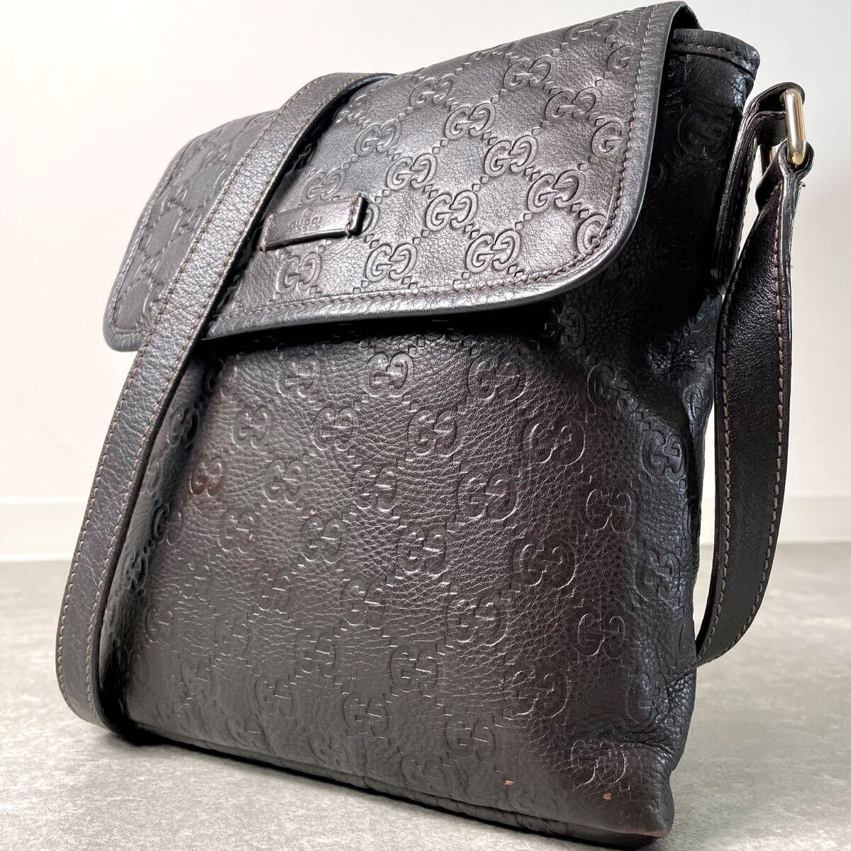 定価25万/入手困難◎ GUCCI グッチ ショルダーバッグ シマレザー ポシェット GG ロゴ 本革 レザー ロゴプレート スプリーム ブラウン 茶拍卖