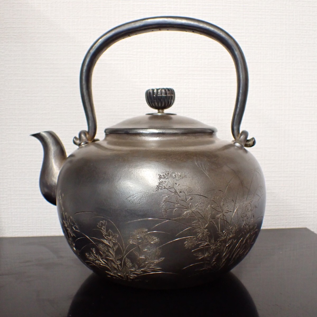 221. 銀瓶 茶器 純銀製 蔵六居造 秦蔵六 1509.5g 拍卖