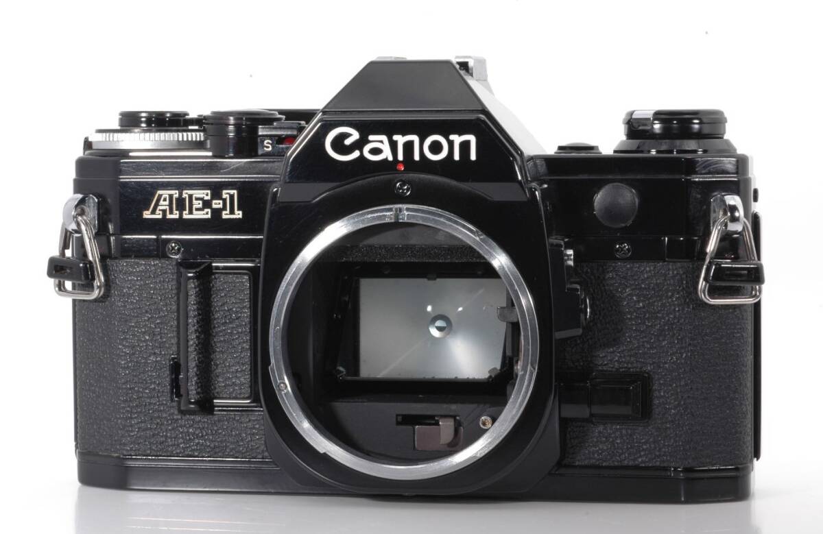 上美品☆初期保証 Canon AE-1 ブラック 35mm フィルムカメラ 一眼レフ ボディ 清潔感溢れる綺麗な外観 クリアな光学 完動品☆拍卖
