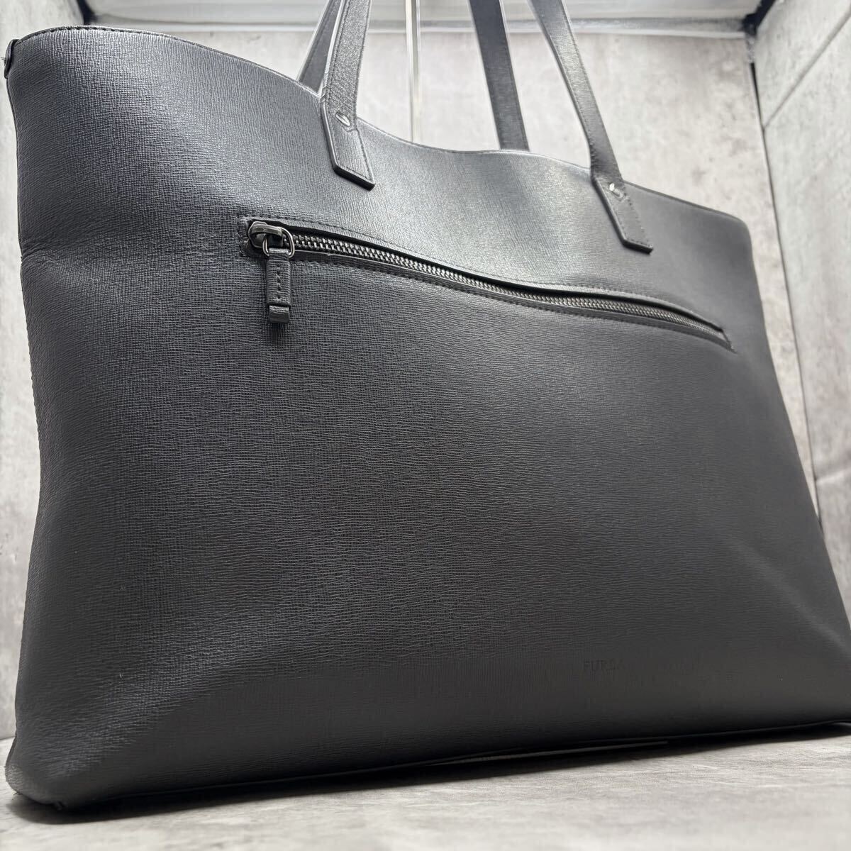 美品/A4&PC収納可●FURLA フルラ メンズ トートバッグ ビジネス ロゴ型押し 肩掛け 本革 オールレザー 灰色 グレー 大容量拍卖