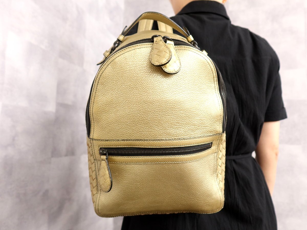 ●超美品●BOTTEGA VENETA ボッテガ ヴェネタ●イントレチャート●カーフ レザー 本革●リュックサック●ゴールド●B5 収納 書類●Js68521拍卖