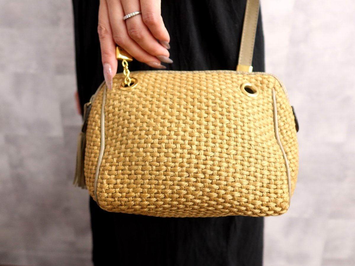 ●超美品●BOTTEGA VENETA ボッテガ ヴェネタ●イントレチャート●タッセル●麻 カーフ レザー 本革●ナチュラル●ゴールド金具●Js68544拍卖