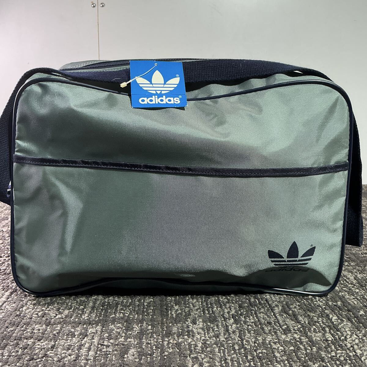 ya6145 adidas アディダス ヴィンテージ ショルダーバッグ 旧ロゴ オールド B-251 グレー×ネイビー かばん レトロ 当時物 保管品拍卖
