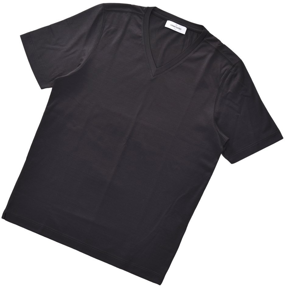 シルクのようなラグジュアリーなジャージーTシャツ!【 Gran Sasso / グランサッソ (伊 】美しい艶感と質感のVネックTシャツ 濃灰 50 /L拍卖