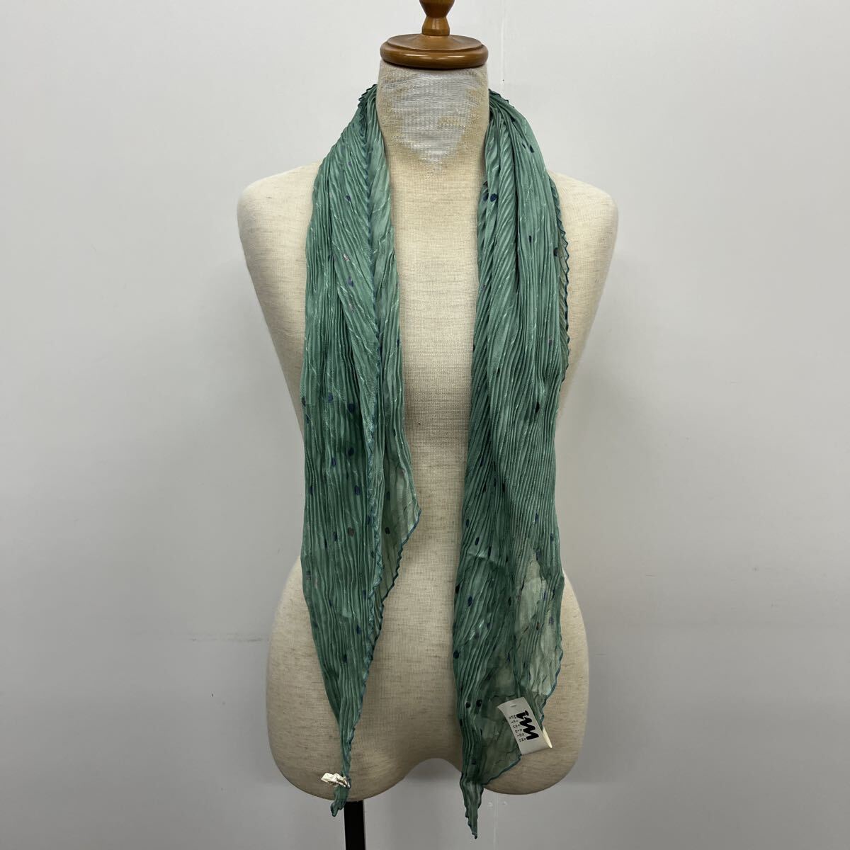 【YS8638】im product issey miyake アイムプロダクト イッセイミヤケ タグ付き プリーツスカーフ 小物 ドット柄 ミントグリーン 76×76拍卖