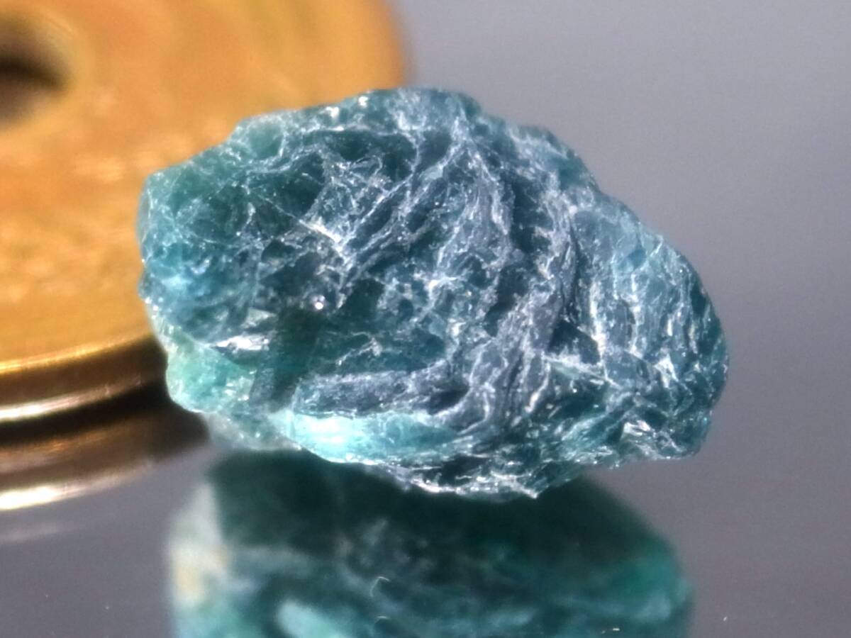 4.42ct 新品・透明感のある高品質な天然グランディディエライト原石 マダガスカル産拍卖