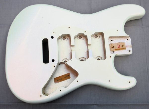 TOKAI トーカイ ストラト型ボディ ロック式ブリッジ対応 2ピース パールホワイト 86年製TOKAI JSD653PWR拍卖
