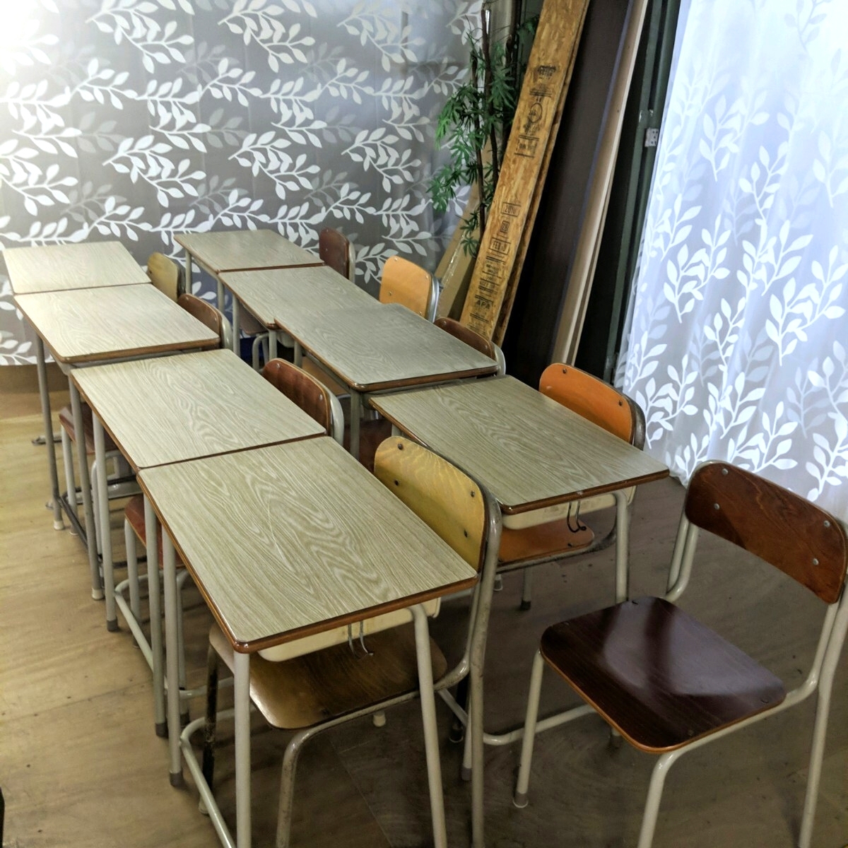 oksk195【引き取り限定】 学校 机と椅子 机8点椅子9点 学童 高校 中学 大人 ヴィンテージ家具 DIY リメイク 廃校 レトロ 現状品拍卖
