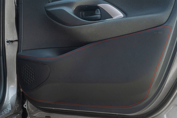 TOM'S トムス トヨタ ヤリス ヤリスクロス ドアキックプロテクター ドア傷つき防止 インテリア MXPH1# MXPA1# MXPJ10 MXPB10 SSP210拍卖