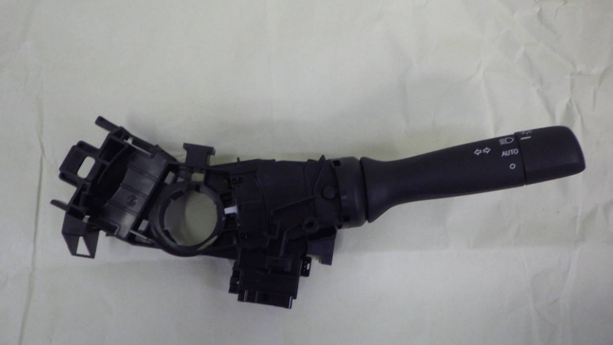 ダイハツ ディマスイッチ ヘッドライトスイッチ 新車外し ウィンカースイッチ拍卖