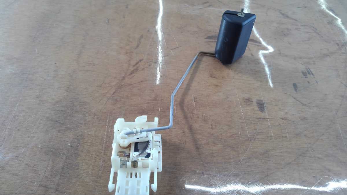 アルトラパン HE21S フューエルゲージ 中古品拍卖