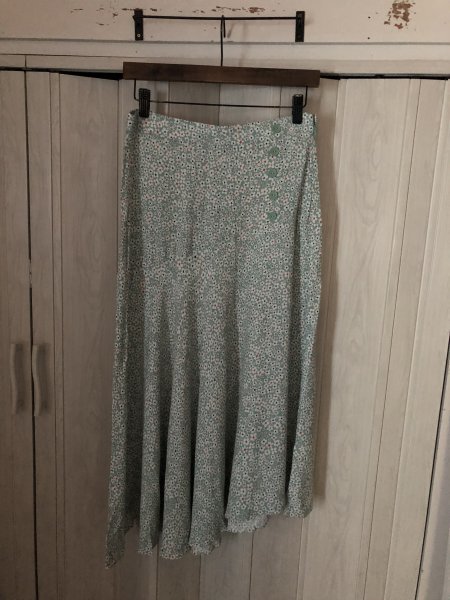 ◆ZARA/グリーン系小花柄のロングスカート◆p拍卖