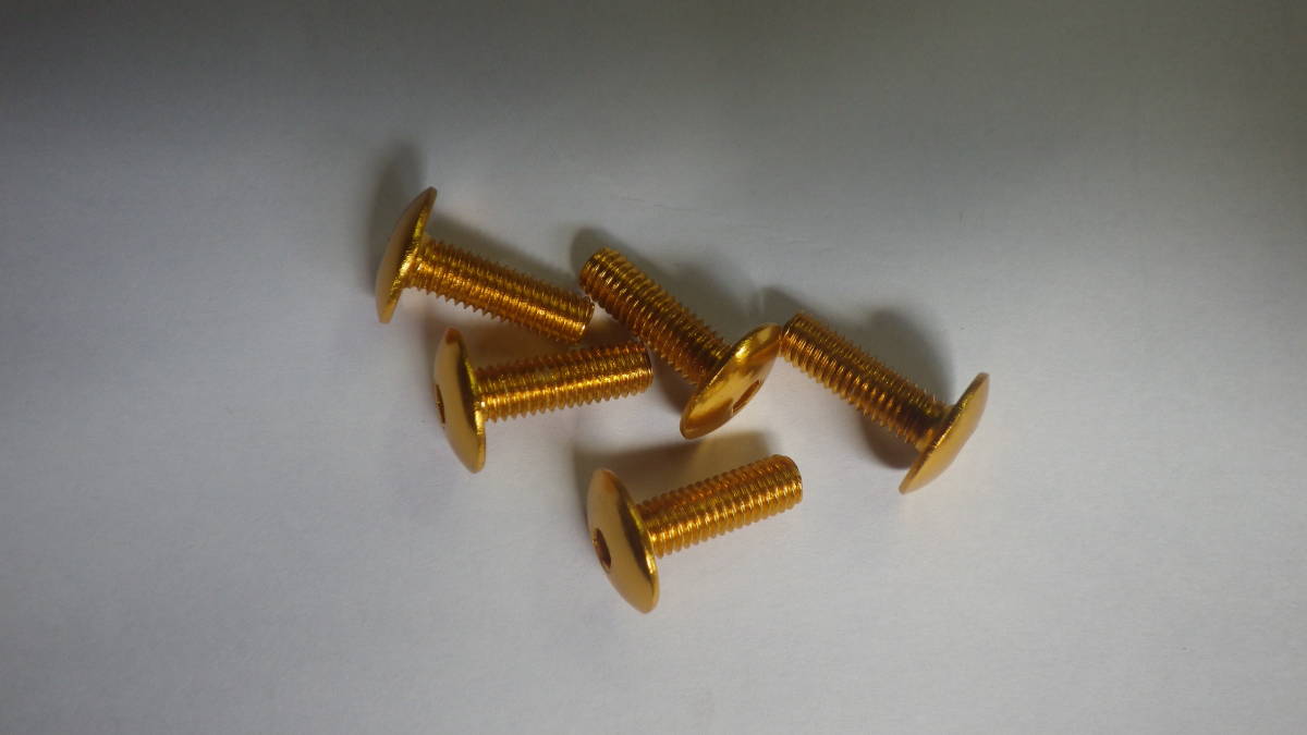502)ボタンキャップボルト ゴールドカラー 4㎜×15㎜ 5本セット 新品拍卖