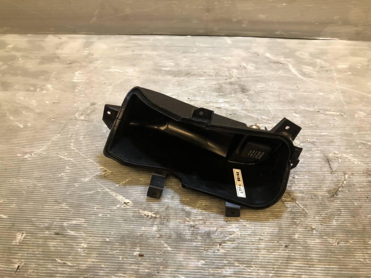 ホンダ・PCX150・KF30・純正フロントグローブボックスインナーシガーソケット拍卖