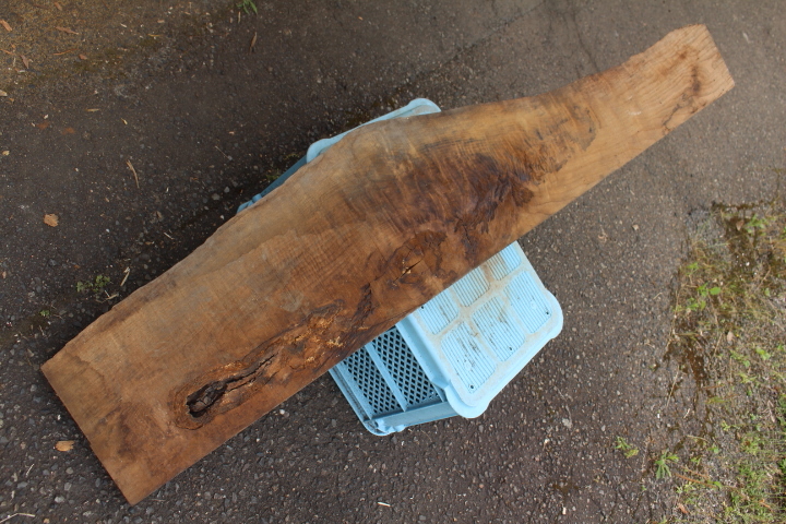 即決■耳付きクリ材【縮み杢】一枚板■栗33×142×4cm■乾燥材■国産材 銘木 変木 敷板 無垢材 花台 看板 盆栽 テーブル 天板 DIY 木工拍卖