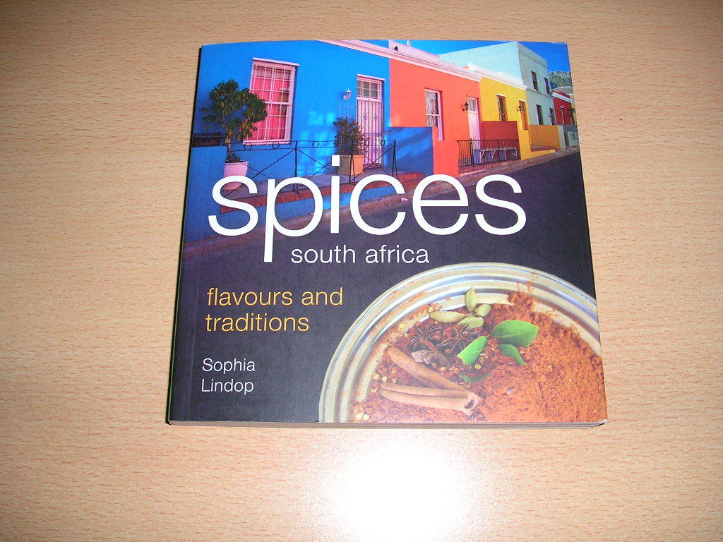 洋書・Spices South Africa Flavours and Traditions・南アフリカのスパイスの歴史とお料理のレシピ本です拍卖
