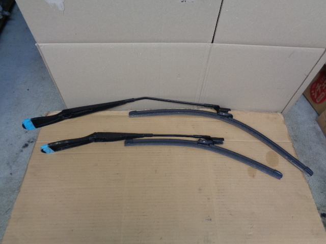 ボルボV50 CBA-MB4204S 純正 フロントワイパーセット拍卖