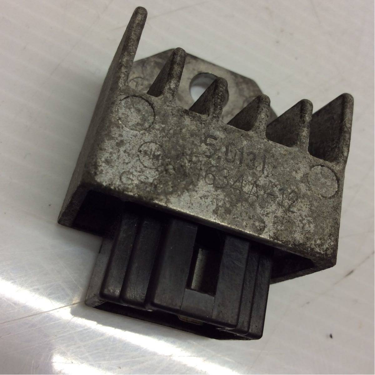 E24-19 ホンダ ディオ DIO AF62 レギュレーター 動作確認済み 純正部品拍卖