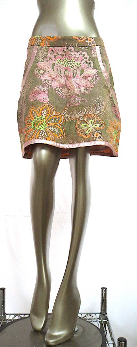 二点落札で送料無料! 2A37 MATTHEW WILLIAMSON マシューウィリアムソン ミニ スカート UK10 ボトムス ベージュ ピンク 台形 刺繍拍卖