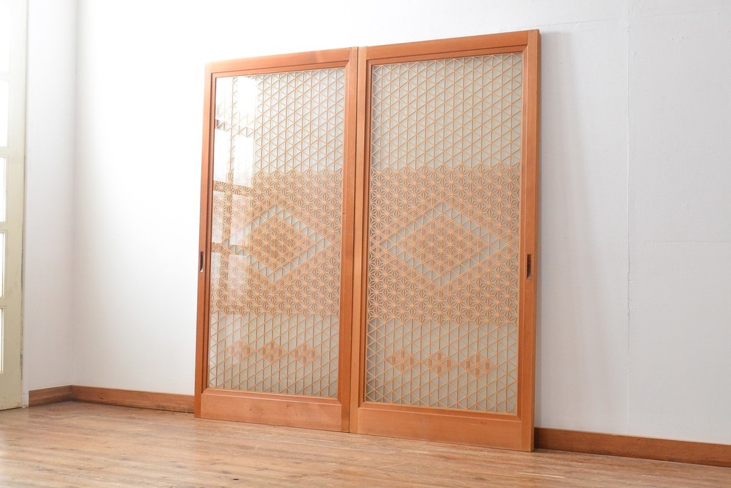 R-057458 中古 美品 両面ガラス 細やかな組子細工が上質な和を演出する全面組子入りガラス戸2枚セット(引き戸、建具)(R-057458)拍卖