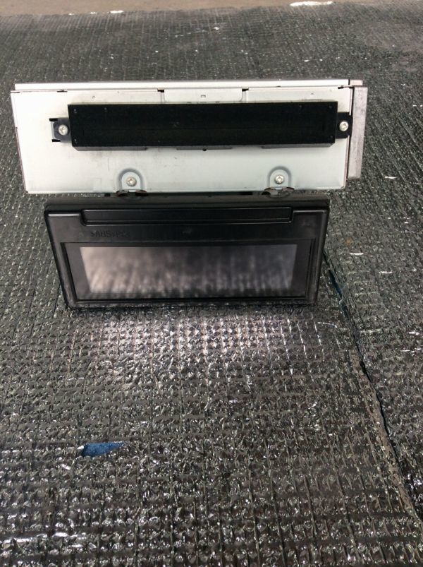 ボルボ V50 MB4204S 純正 CDチェンジャー ディスプレイ モニター 右ハンドル オーディオデッキ NO.1114拍卖