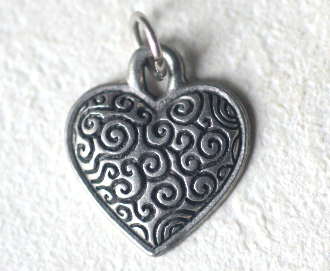 ■即決■うずまき模様のハート・ピューターチャーム拍卖