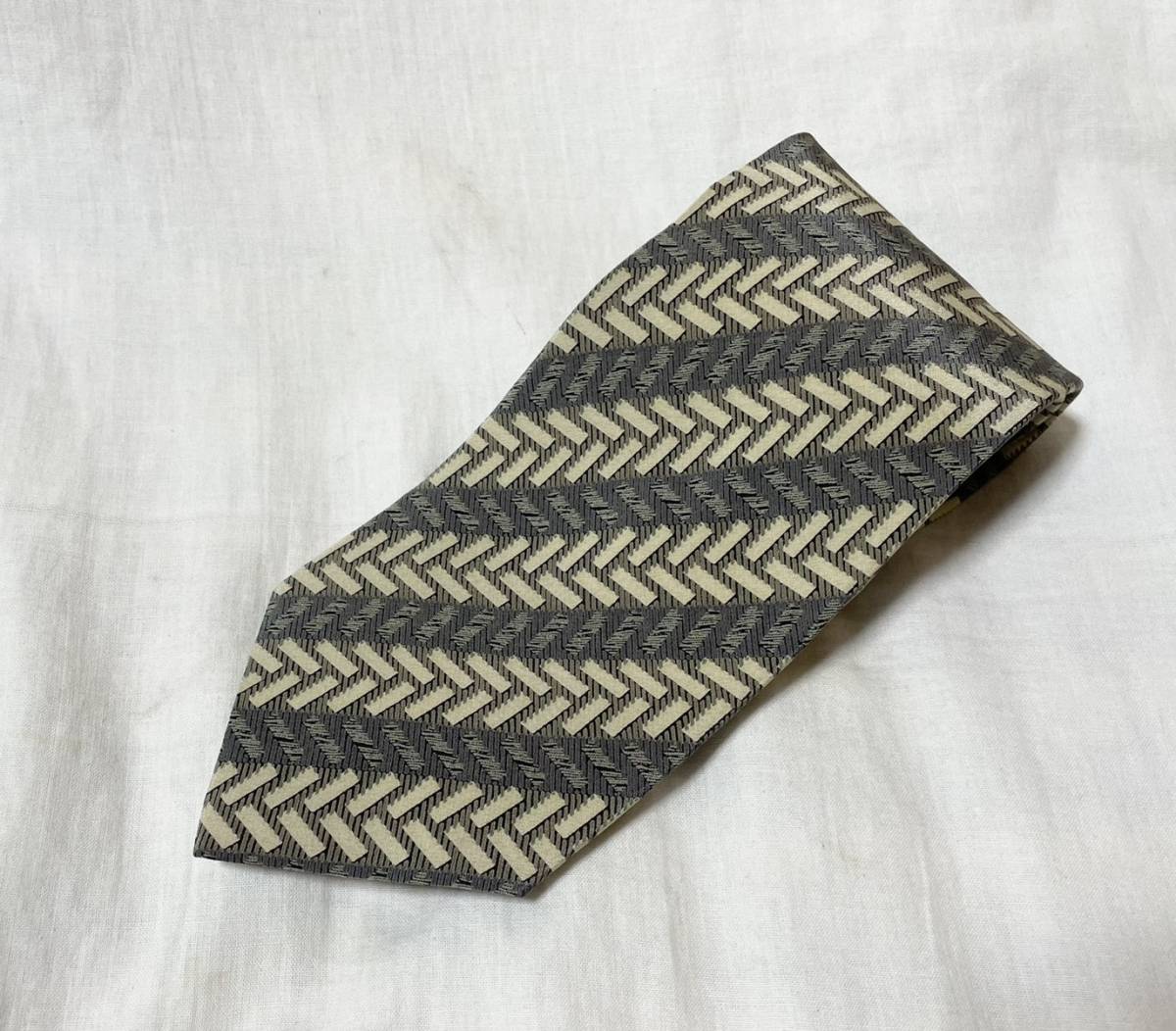 美品 イタリア製 EMPORIO ARMANI エンポリオ アルマーニ 柄 ネクタイ拍卖