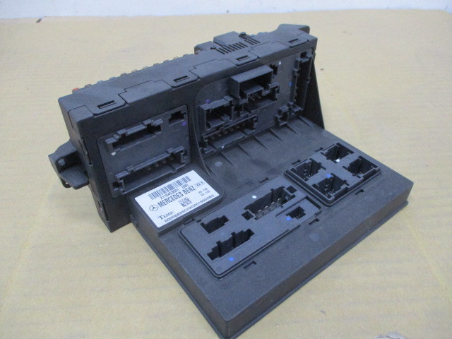 ベンツ W211 リアサム ヒューズボックス 2115453001拍卖
