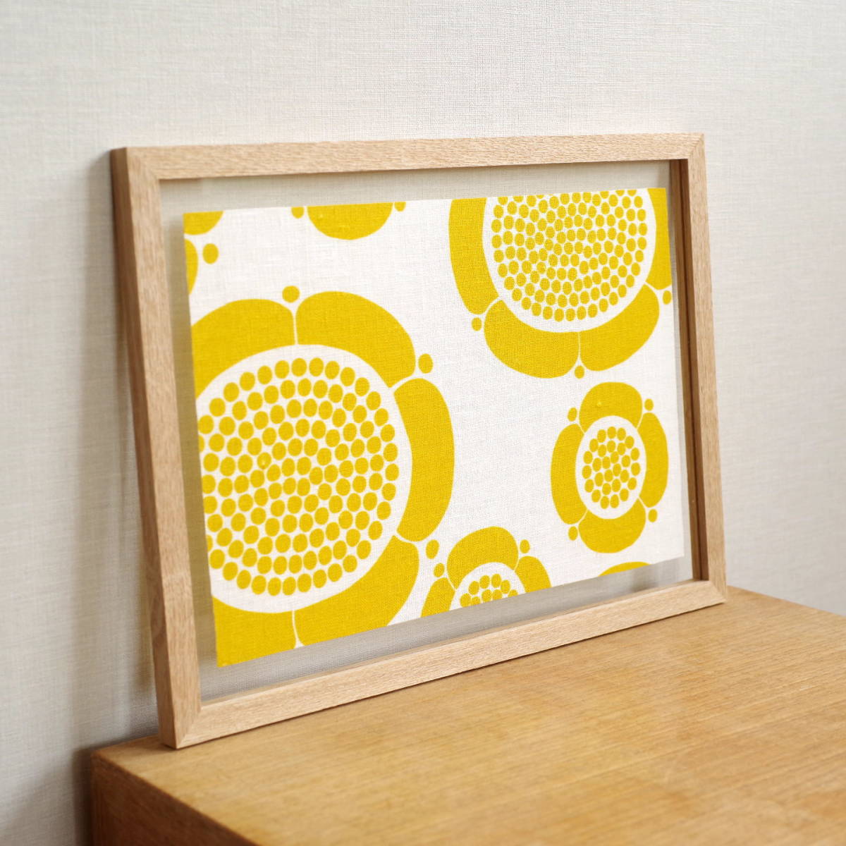 ファブリックパネル 北欧 Kuovi クオヴィ フィンランド アラビア ARABIA スンヌンタイ SUNNUNTAI アートパネル 壁掛け 無垢材 タモ 額縁拍卖