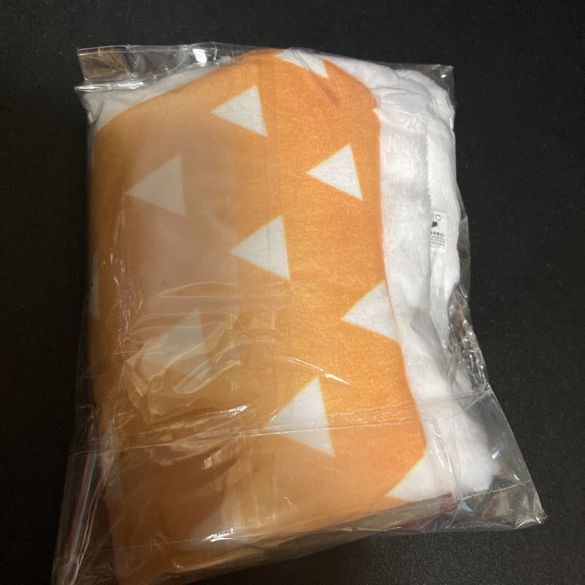 鬼滅の刃 ともぬいお着替えポンチョ ぬくぬくお布団 我妻善逸 ポンチョ おくるみ グッズ ぬいぐるみ マスコット拍卖
