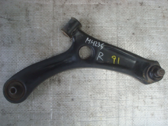 91 スティングレー MH23S フロント 右 ロアアーム 運転席側拍卖