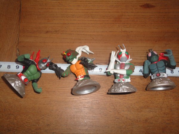 仮面ライダーの置物 4つセット (断捨離)拍卖