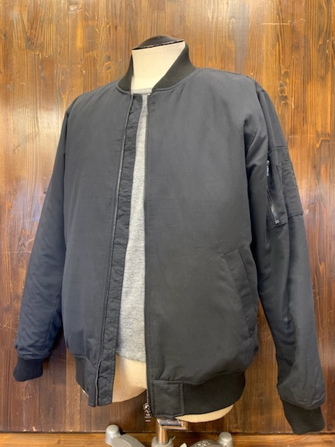 J085 メンズ ブルゾン シンプル ♪ Discoat ディスコート フライト ジャケット ブラック MA-1 ゆったり 中綿 秋 冬 (8)/ L拍卖