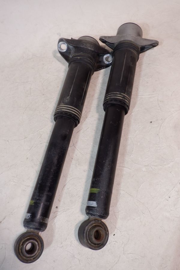 ONFS16c01★ZVW55★プリウス★4WD★★ショックアブソーバー★★リア用★左右セット★48530-47330★迅速発送★送料安い★拍卖