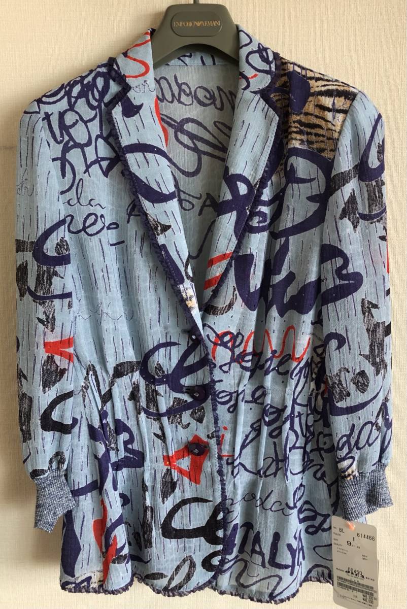 【伊太利屋】文字柄長袖ブラウス9号(11)新品即決76%OFF! 拍卖