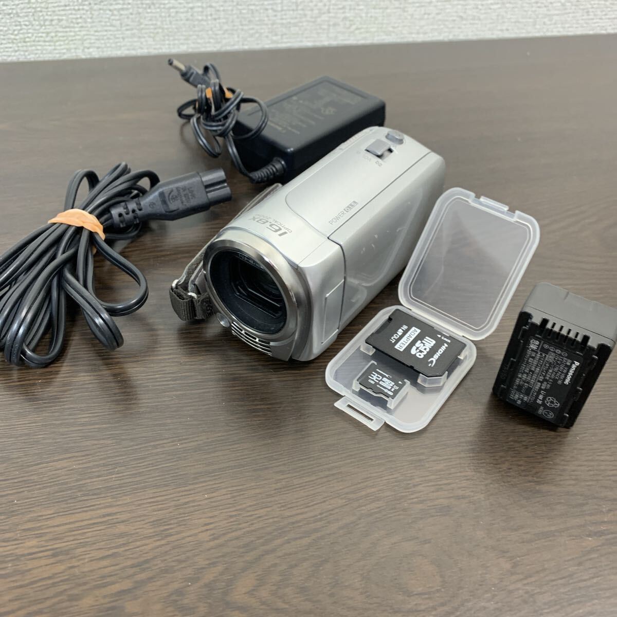 Panasonic HDC-TM25 Full HD シルバー ビデオカメラ拍卖