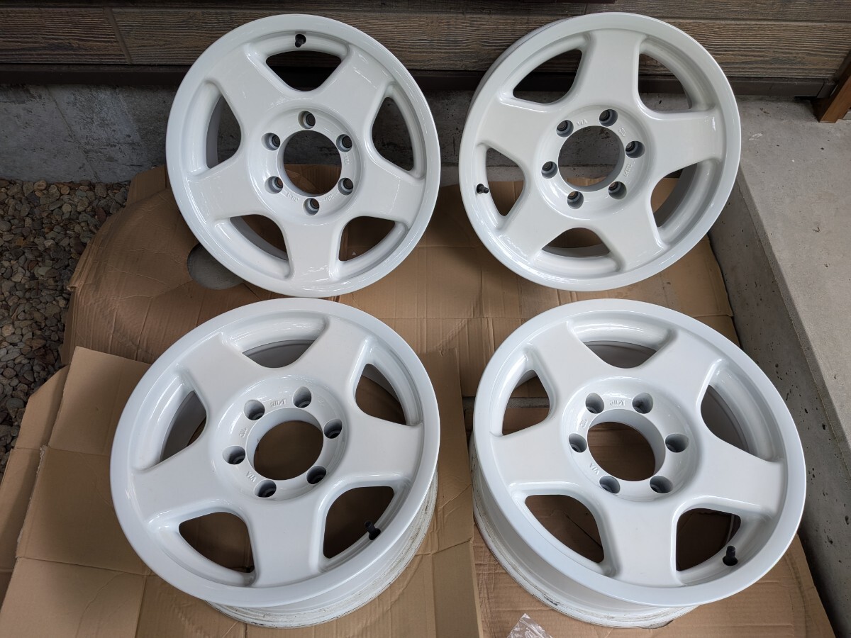 美品 ランクルナロー ブラッドレーV 6.5J −5 139.7 ホワイト 4本 ガリ傷歪み無 フラットバルブ、エアー吸入口新品 160サイズ拍卖