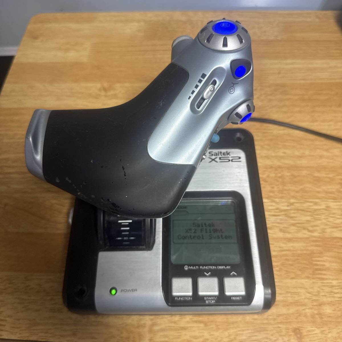 Saitek X52 Pro フライトシミュレーション向けのジョイスティック拍卖