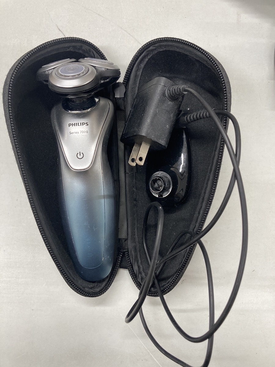 Shaver series 7000 ウェット&ドライ電気シェーバー S7910 フィリップス 即決可能です拍卖